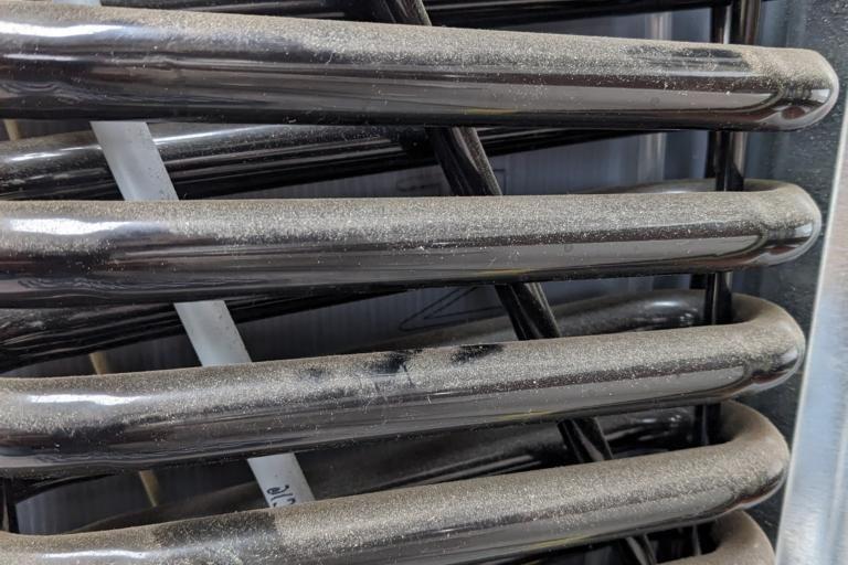 11. Kabelbinder entfernen