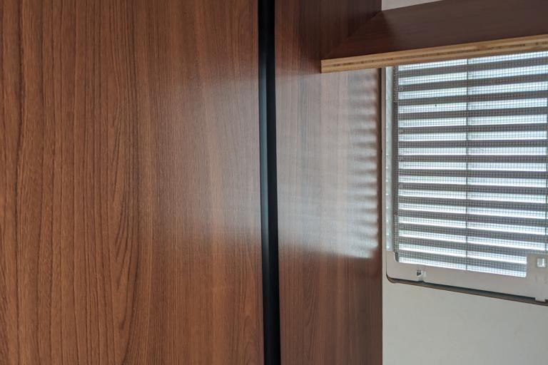 15b. Dichtlippen links einkleben